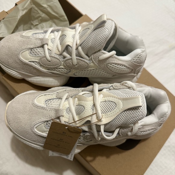 Yeezys 500 size 5 - Picture 2 of 5